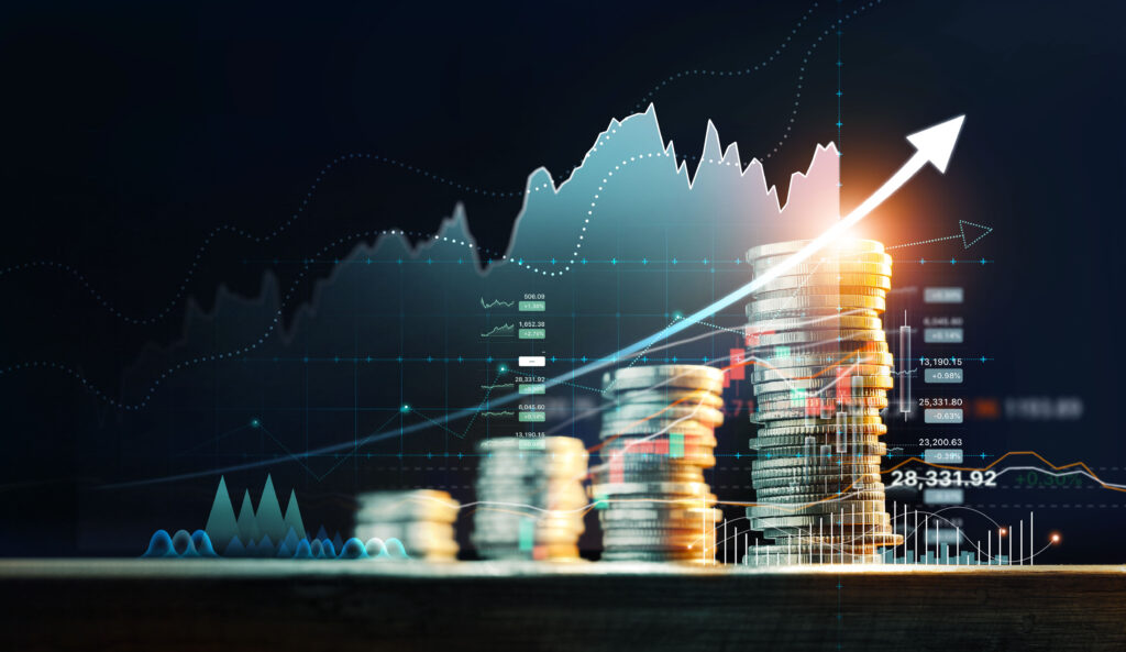 Conceito de investimento financeiro, Pilha de moedas para investidores financeiros com crescimento gráfico comercial, Mercado de ações, Bancário e financeiro, Economia digital e criptomoeda em fundo escuro.